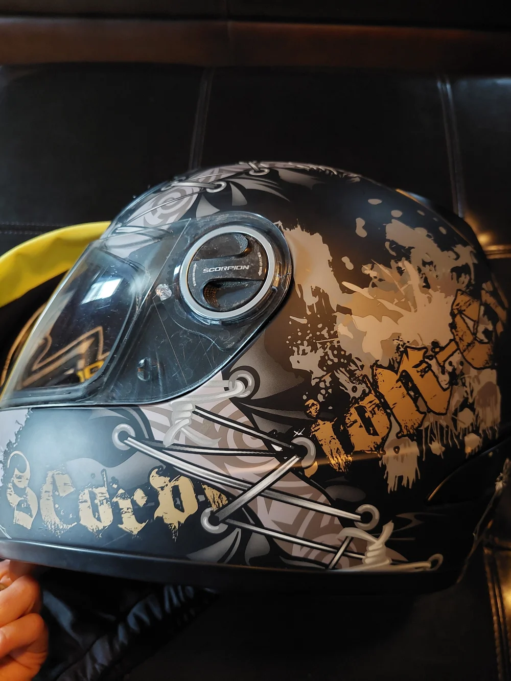 Scorpion EXO Black Graphic Full-Face Motorcycle Helmet - Picture 2 of 11